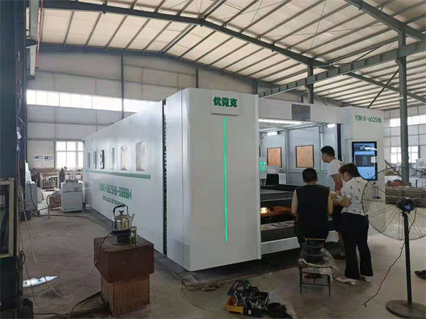 數(shù)控光纖激光切割機(jī)選購(gòu)時(shí)的注意事項(xiàng)