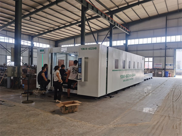 激光數(shù)控切割機 激光數(shù)控切割機