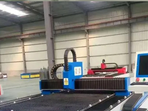 數(shù)控激光切割機(jī)價(jià)格多少錢一臺(tái)?河北信爾價(jià)格低: